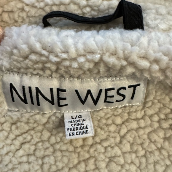 Nine wear women’s jacket size large (zipper needs to be seen back on at bottom) - Picture 3 of 3